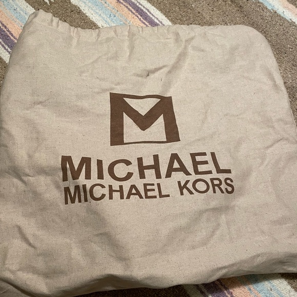 Michael Kors purse - Picture 3 of 6